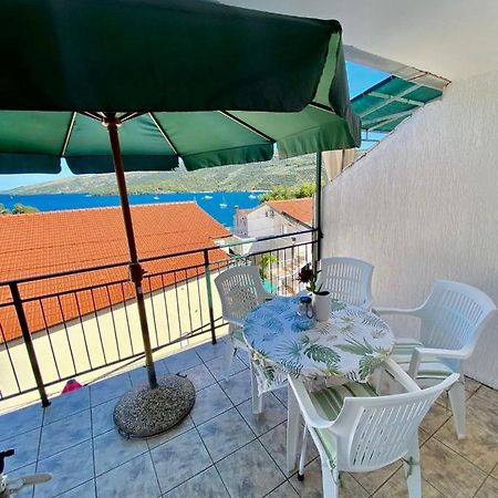 Apartmani Ines Marina Exteriér fotografie