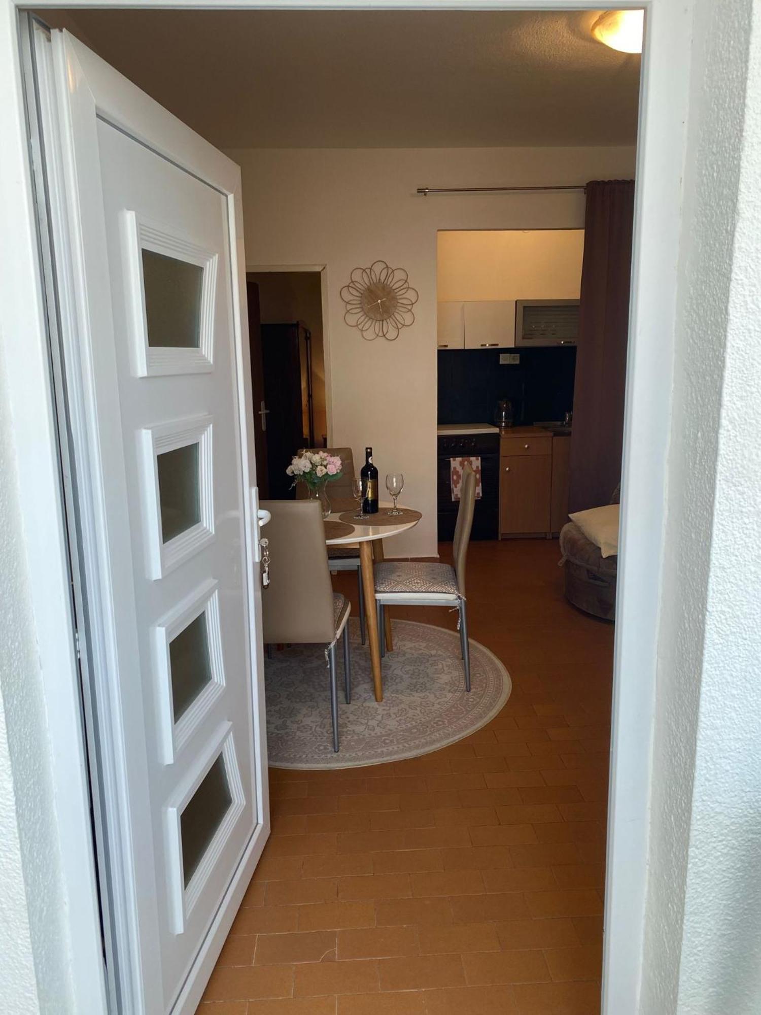 Apartmani Ines Marina Exteriér fotografie