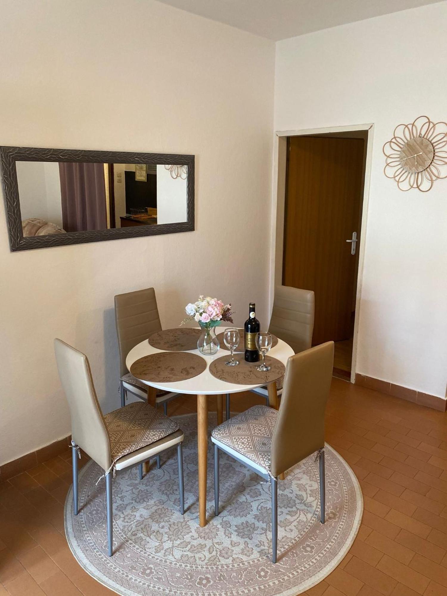 Apartmani Ines Marina Exteriér fotografie